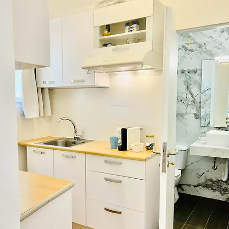 Little Troll House 1 *