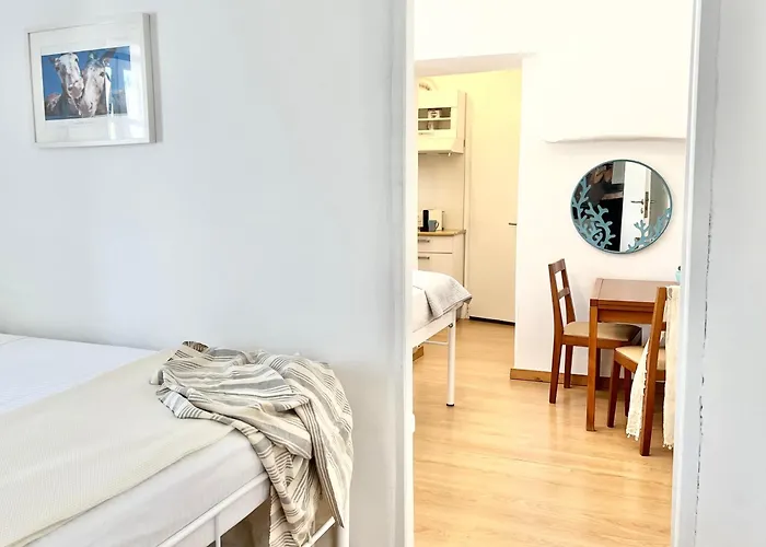 Little Troll House 1 Χρυσή Ακτή